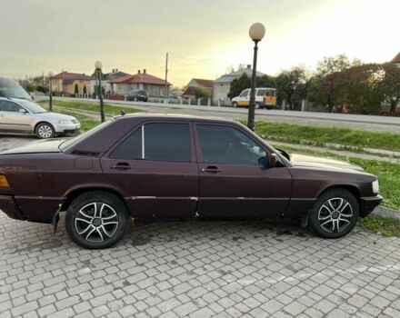 Красный Мерседес 190, объемом двигателя 2.3 л и пробегом 450 тыс. км за 1200 $, фото 11 на Automoto.ua