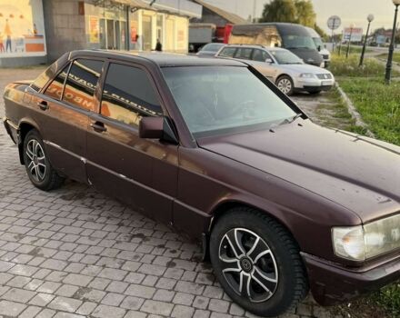 Красный Мерседес 190, объемом двигателя 2.3 л и пробегом 450 тыс. км за 1200 $, фото 10 на Automoto.ua