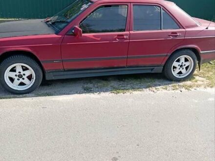 Мерседес 190 1984 у Києві на Automoto.ua Червоний Мерседес 190, об'ємом двигуна 2 л та пробігом 300 тис. км за 971 $, фото 1 на Automoto.ua