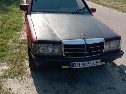 Мерседес 190 1984 у Києві на Automoto.ua Червоний Мерседес 190, об'ємом двигуна 0 л та пробігом 300 тис. км за 958 $, фото 1 на Automoto.ua