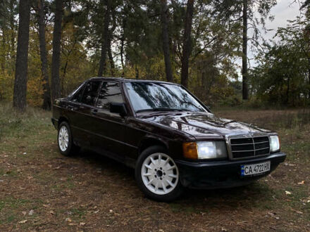 Мерседес 190 1985 в Черкассах на Automoto.ua Красный Мерседес 190, объемом двигателя 2 л и пробегом 299 тыс. км за 2700 $, фото 1 на Automoto.ua