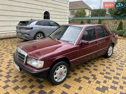 Мерседес 190 1988 в Могилев-Подольском на Automoto.ua Красный Мерседес 190, объемом двигателя 2.5 л и пробегом 399 тыс. км за 1650 $, фото 1 на Automoto.ua