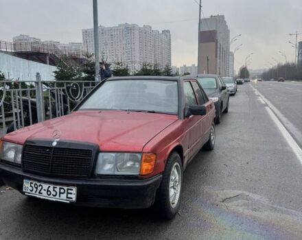 Червоний Мерседес 190, об'ємом двигуна 2 л та пробігом 425 тис. км за 1302 $, фото 1 на Automoto.ua
