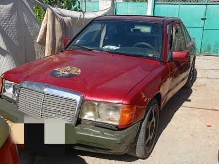 Красный Мерседес 190, объемом двигателя 2 л и пробегом 3 тыс. км за 1309 $, фото 1 на Automoto.ua