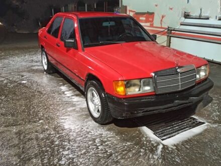 Мерседес 190 1989 у Кицмане на Automoto.ua Червоний Мерседес 190, об'ємом двигуна 2 л та пробігом 300 тис. км за 1799 $, фото 1 на Automoto.ua