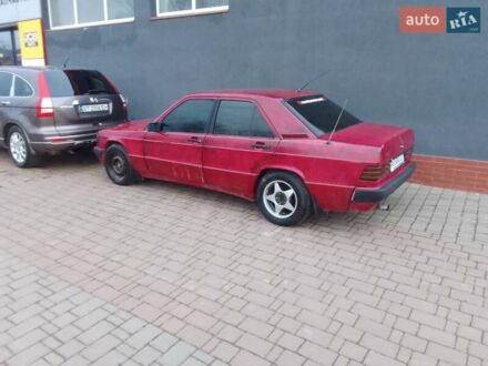 Мерседес 190 1989 у Івано-Франківську на Automoto.ua Червоний Мерседес 190, об'ємом двигуна 2.3 л та пробігом 100 тис. км за 1100 $, фото 1 на Automoto.ua