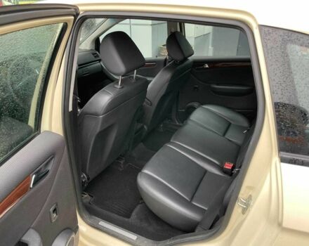 Желтый Мерседес 190, объемом двигателя 2 л и пробегом 270 тыс. км за 7500 $, фото 4 на Automoto.ua