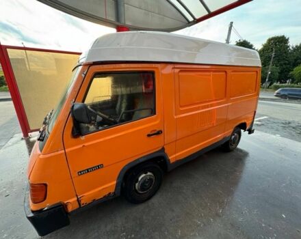 Жовтий Мерседес 190, об'ємом двигуна 0 л та пробігом 300 тис. км за 1500 $, фото 5 на Automoto.ua
