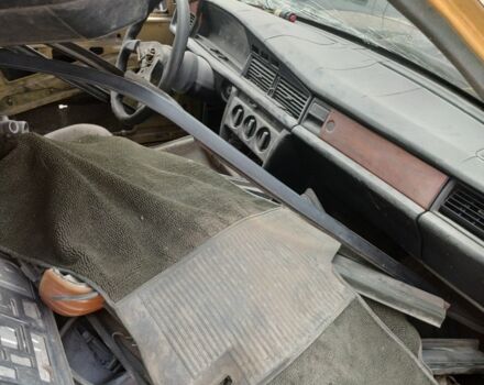 Мерседес 190 1956 в Николаеве на Automoto.ua Желтый Мерседес 190, объемом двигателя 0 л и пробегом 3 тыс. км за 300 $, фото 1 на Automoto.ua