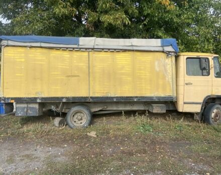 Желтый Мерседес 190, объемом двигателя 3.8 л и пробегом 2 тыс. км за 2500 $, фото 1 на Automoto.ua