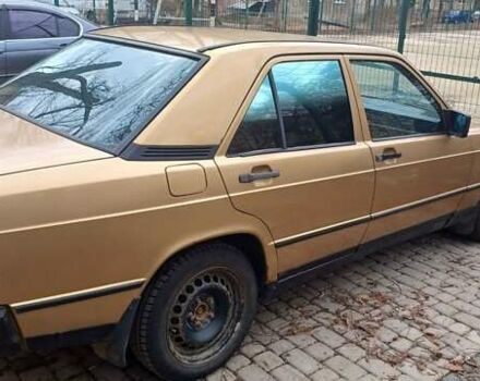 Жовтий Мерседес 190, об'ємом двигуна 2 л та пробігом 355 тис. км за 1800 $, фото 3 на Automoto.ua