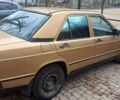 Жовтий Мерседес 190, об'ємом двигуна 2 л та пробігом 355 тис. км за 1800 $, фото 3 на Automoto.ua