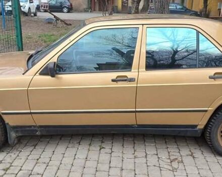 Жовтий Мерседес 190, об'ємом двигуна 2 л та пробігом 355 тис. км за 1800 $, фото 4 на Automoto.ua
