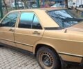 Жовтий Мерседес 190, об'ємом двигуна 2 л та пробігом 355 тис. км за 1800 $, фото 5 на Automoto.ua