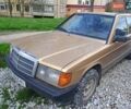 Жовтий Мерседес 190, об'ємом двигуна 2 л та пробігом 355 тис. км за 1800 $, фото 1 на Automoto.ua