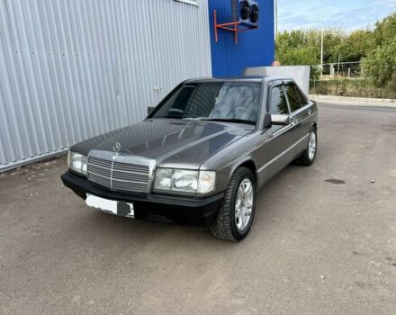 Серый Мерседес 190, объемом двигателя 2 л и пробегом 340 тыс. км за 2500 $, фото 1 на Automoto.ua