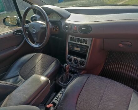 Серый Мерседес 190, объемом двигателя 1.9 л и пробегом 176 тыс. км за 2950 $, фото 3 на Automoto.ua