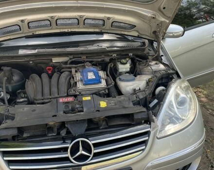 Серый Мерседес 190, объемом двигателя 1.7 л и пробегом 2 тыс. км за 4824 $, фото 4 на Automoto.ua