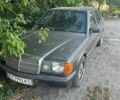 Серый Мерседес 190, объемом двигателя 2 л и пробегом 300 тыс. км за 1500 $, фото 1 на Automoto.ua