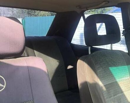 Серый Мерседес 190, объемом двигателя 2.3 л и пробегом 362 тыс. км за 2200 $, фото 5 на Automoto.ua