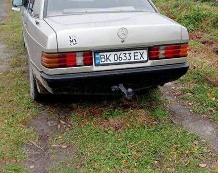 Серый Мерседес 190, объемом двигателя 2 л и пробегом 460 тыс. км за 1700 $, фото 4 на Automoto.ua