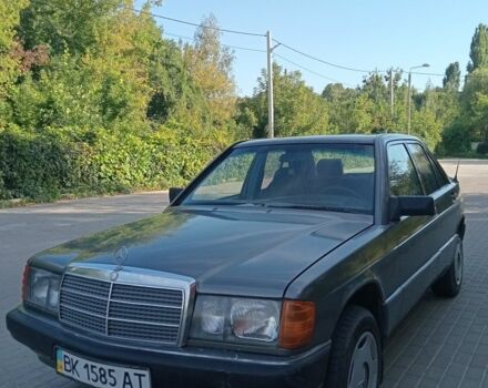 Сірий Мерседес 190, об'ємом двигуна 0 л та пробігом 400 тис. км за 1450 $, фото 1 на Automoto.ua