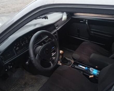 Серый Мерседес 190, объемом двигателя 2 л и пробегом 5 тыс. км за 2100 $, фото 5 на Automoto.ua