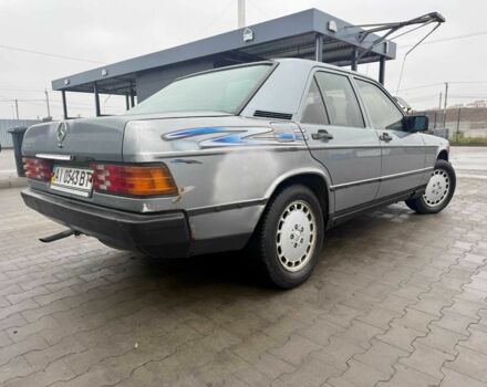 Серый Мерседес 190, объемом двигателя 2.3 л и пробегом 317 тыс. км за 1200 $, фото 4 на Automoto.ua
