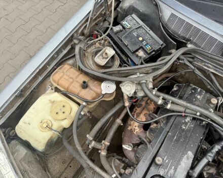 Серый Мерседес 190, объемом двигателя 2.3 л и пробегом 317 тыс. км за 1200 $, фото 12 на Automoto.ua