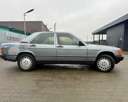 Серый Мерседес 190, объемом двигателя 2.3 л и пробегом 317 тыс. км за 1200 $, фото 5 на Automoto.ua