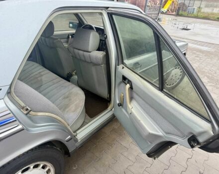 Серый Мерседес 190, объемом двигателя 2.3 л и пробегом 317 тыс. км за 1200 $, фото 14 на Automoto.ua