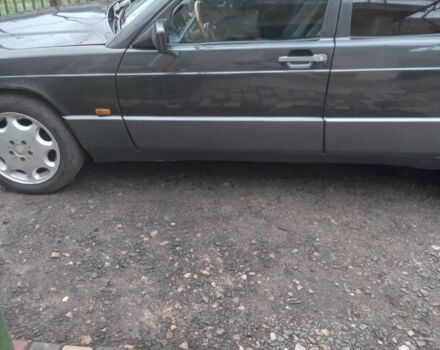 Серый Мерседес 190, объемом двигателя 3 л и пробегом 330 тыс. км за 4000 $, фото 3 на Automoto.ua