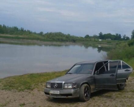 Серый Мерседес 190, объемом двигателя 2 л и пробегом 200 тыс. км за 3700 $, фото 4 на Automoto.ua