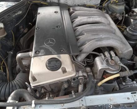 Серый Мерседес 190, объемом двигателя 3 л и пробегом 330 тыс. км за 4000 $, фото 7 на Automoto.ua