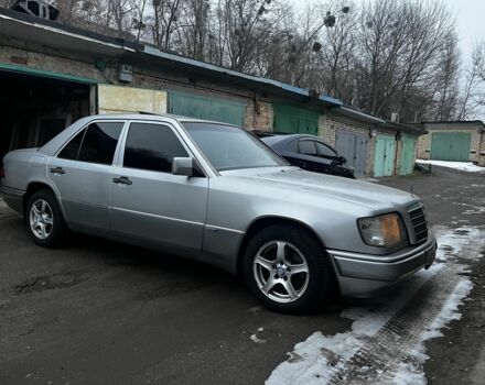 Серый Мерседес 190, объемом двигателя 0 л и пробегом 249 тыс. км за 7500 $, фото 1 на Automoto.ua