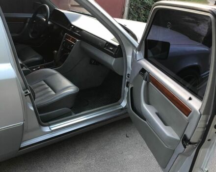 Серый Мерседес 190, объемом двигателя 0 л и пробегом 249 тыс. км за 7500 $, фото 2 на Automoto.ua