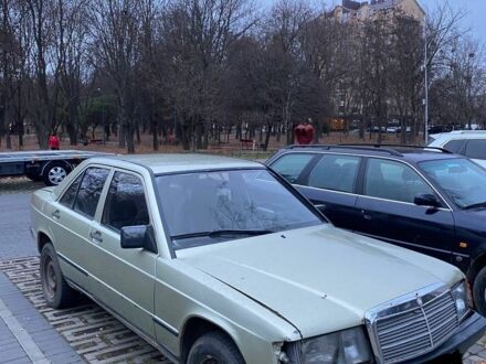 Мерседес 190 1984 в Луцке на Automoto.ua Серый Мерседес 190, объемом двигателя 2 л и пробегом 298 тыс. км за 1400 $, фото 1 на Automoto.ua