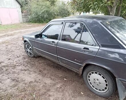 Серый Мерседес 190, объемом двигателя 2.3 л и пробегом 350 тыс. км за 1139 $, фото 1 на Automoto.ua