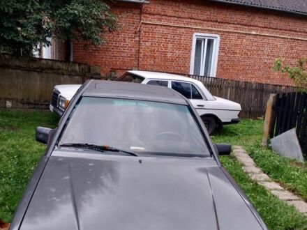 Мерседес 190 1984 в Львове на Automoto.ua Серый Мерседес 190, объемом двигателя 2 л и пробегом 322 тыс. км за 1300 $, фото 1 на Automoto.ua