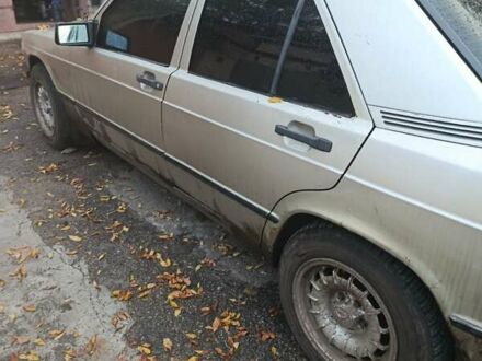 Мерседес 190 1985 в Николаеве на Automoto.ua Серый Мерседес 190, объемом двигателя 2 л и пробегом 250 тыс. км за 1500 $, фото 1 на Automoto.ua