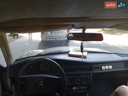 Мерседес 190 1987 в Бережанах на Automoto.ua Серый Мерседес 190, объемом двигателя 2 л и пробегом 320 тыс. км за 1700 $, фото 1 на Automoto.ua