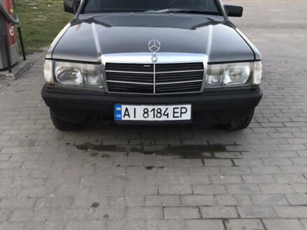 Мерседес 190 1988 у Казатине на Automoto.ua Сірий Мерседес 190, об'ємом двигуна 2 л та пробігом 300 тис. км за 1800 $, фото 1 на Automoto.ua