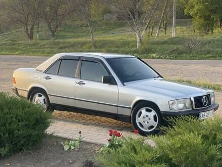 Сірий Мерседес 190, об'ємом двигуна 2 л та пробігом 250 тис. км за 2400 $, фото 1 на Automoto.ua