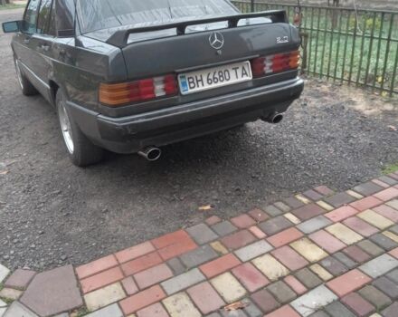 Серый Мерседес 190, объемом двигателя 3 л и пробегом 330 тыс. км за 4000 $, фото 1 на Automoto.ua
