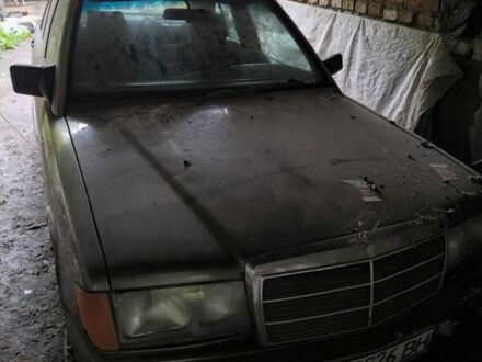 Мерседес 190 1992 в Кременчуге на Automoto.ua Серый Мерседес 190, объемом двигателя 2 л и пробегом 900 тыс. км за 1100 $, фото 1 на Automoto.ua