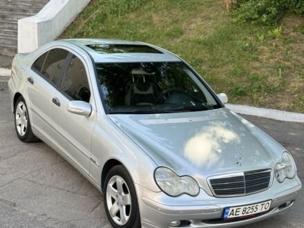 Мерседес 190 2004 в Каменское - Днепродзержинск на Automoto.ua Серый Мерседес 190, объемом двигателя 1.8 л и пробегом 344 тыс. км за 5200 $, фото 1 на Automoto.ua