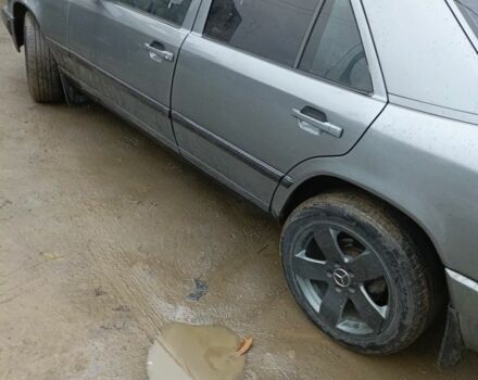 Синий Мерседес 190, объемом двигателя 3 л и пробегом 100 тыс. км за 2200 $, фото 4 на Automoto.ua