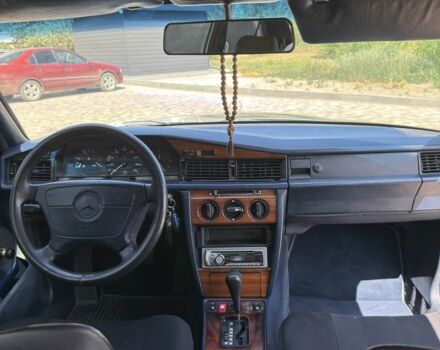 Синій Мерседес 190, об'ємом двигуна 2 л та пробігом 330 тис. км за 2800 $, фото 3 на Automoto.ua