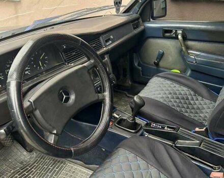 Синий Мерседес 190, объемом двигателя 2 л и пробегом 377 тыс. км за 1200 $, фото 3 на Automoto.ua