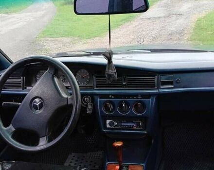 Синій Мерседес 190, об'ємом двигуна 2 л та пробігом 308 тис. км за 1800 $, фото 4 на Automoto.ua